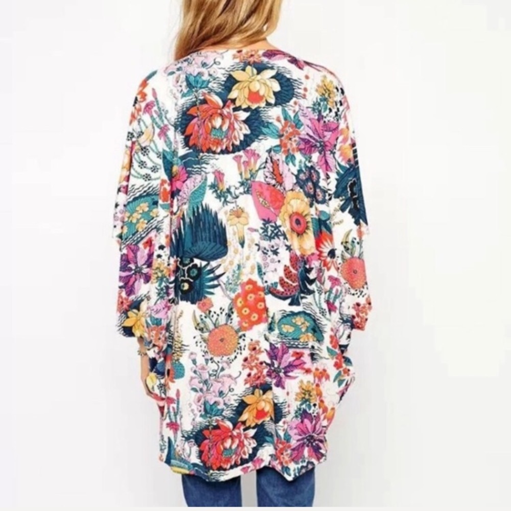Back in Stock!! Passionflower Floral Kimono - Picture 4 of 8